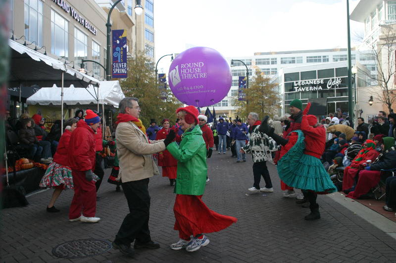 Picture 2 of dancers in the 2008 parade.