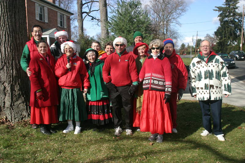 Picture 2 of dancers in the 2008 parade.
